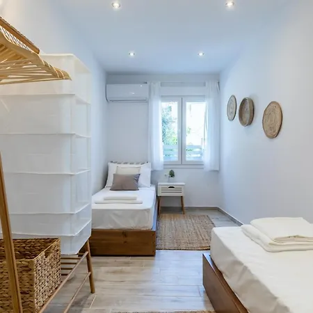 Sea Escape - Comfort Meets Island Charm Apartment *