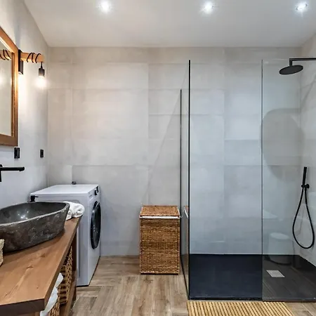 Sea Escape Apartment *