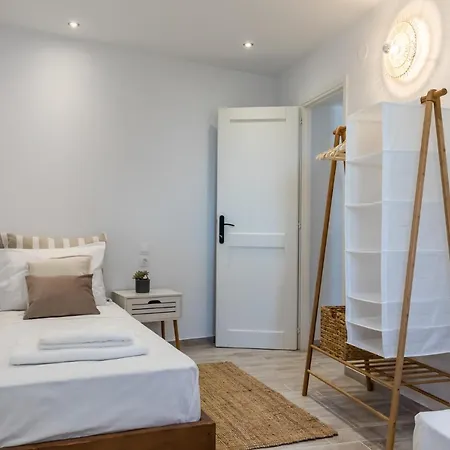 Apartment Sea Escape - Comfort Meets Island Charm *