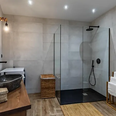 Apartment Sea Escape *